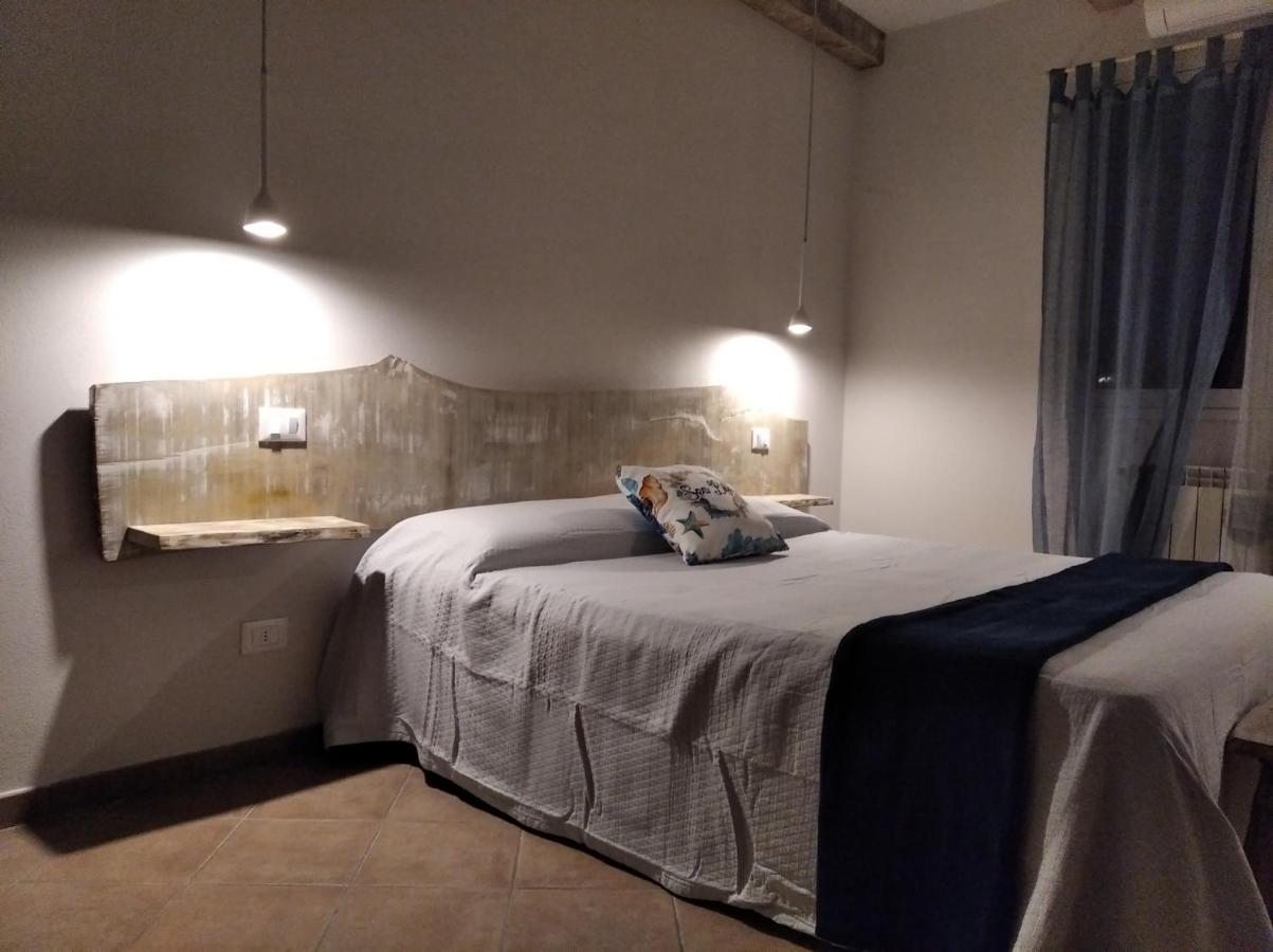 Chez Luis Apartment อิมเปรีอา ภายนอก รูปภาพ