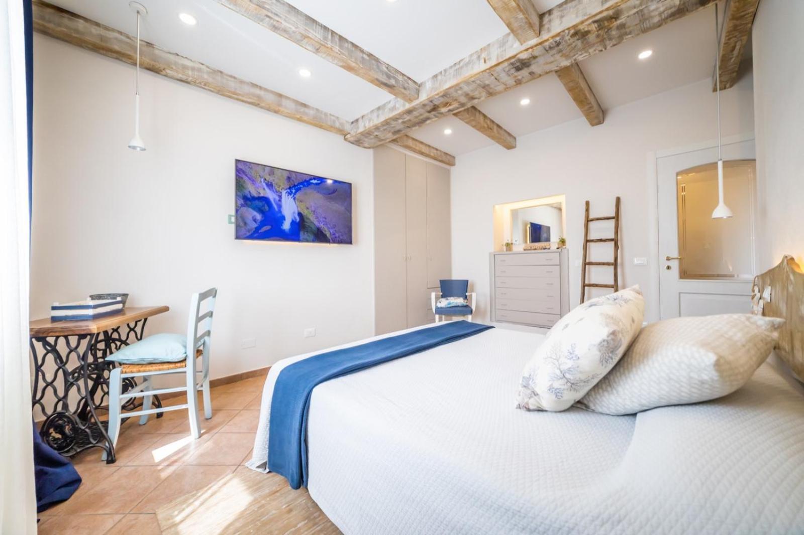Chez Luis Apartment อิมเปรีอา ภายนอก รูปภาพ