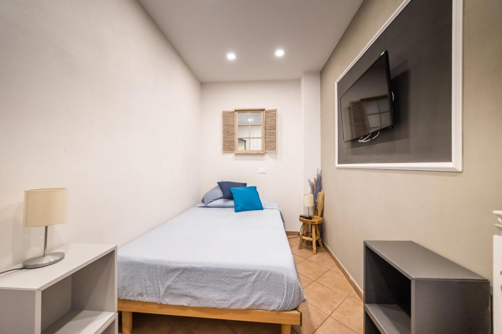 Chez Luis Apartment อิมเปรีอา ภายนอก รูปภาพ