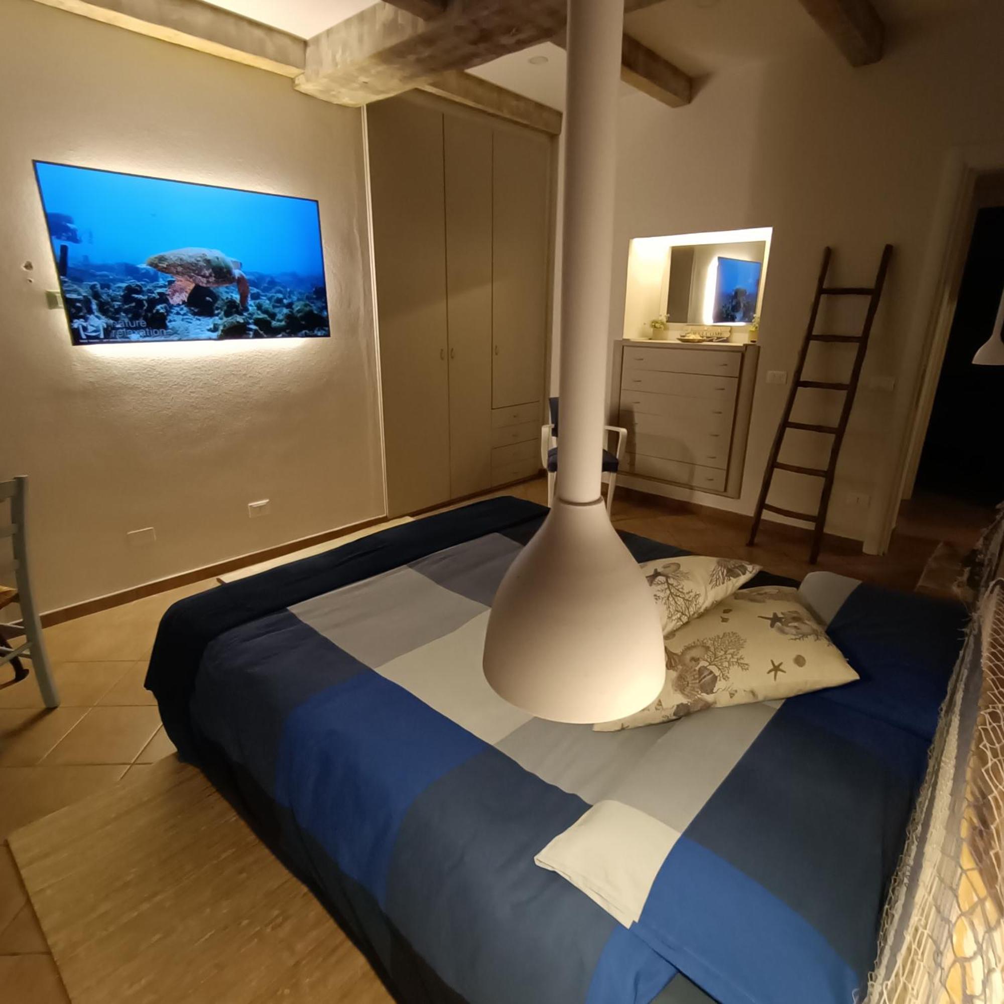 Chez Luis Apartment อิมเปรีอา ห้อง รูปภาพ