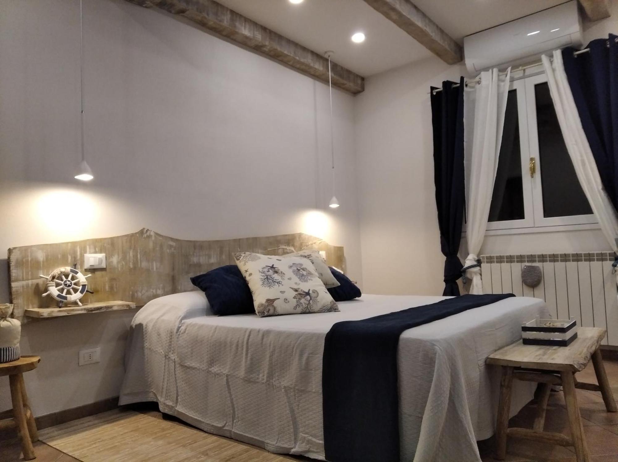 Chez Luis Apartment อิมเปรีอา ห้อง รูปภาพ
