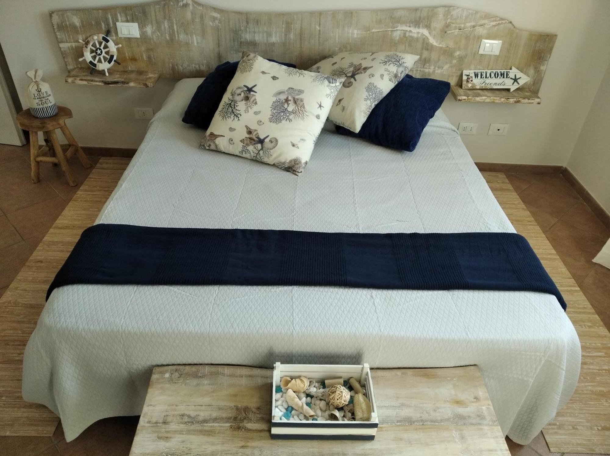 Chez Luis Apartment อิมเปรีอา ห้อง รูปภาพ