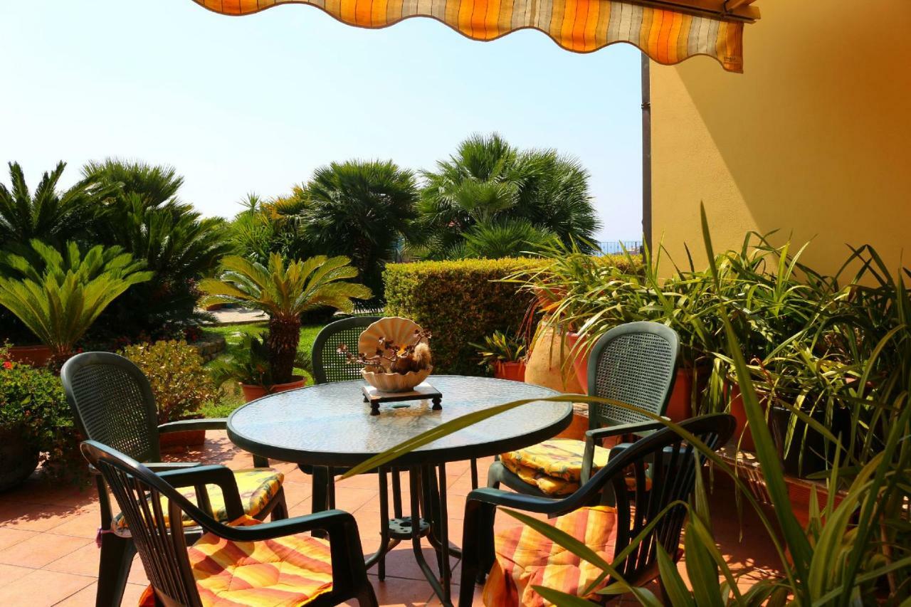 Chez Luis Apartment อิมเปรีอา ภายนอก รูปภาพ