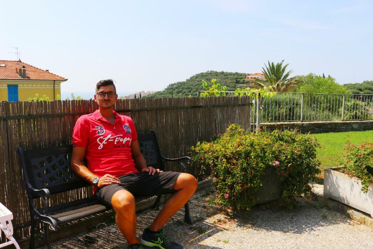 Chez Luis Apartment อิมเปรีอา ภายนอก รูปภาพ